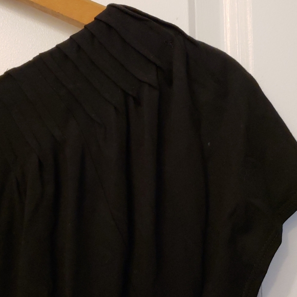 Ladies top - Picture 3 of 9